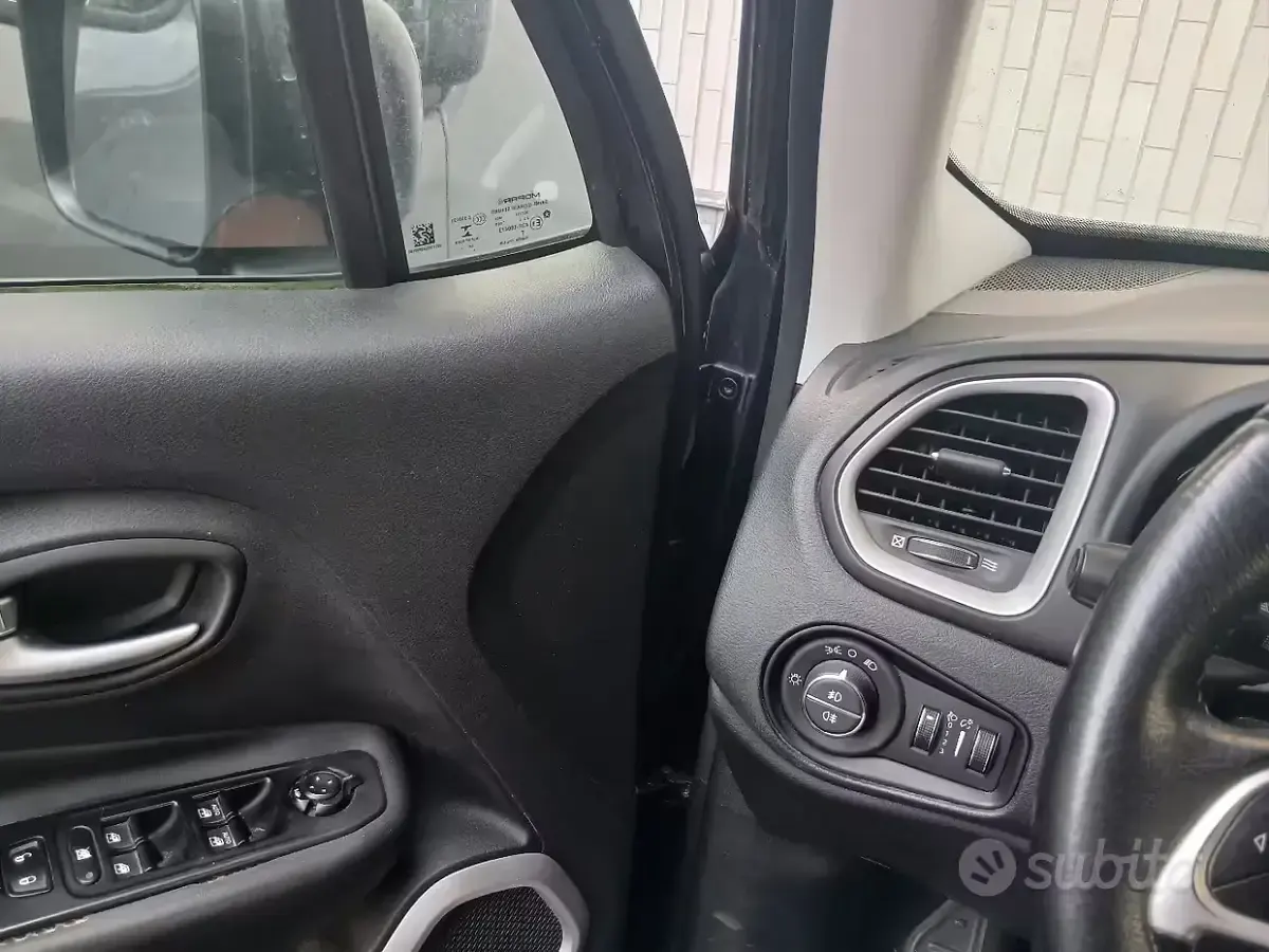 Usata Jeep Renegade 140 CV (102 kW) 2014 Nero SUV