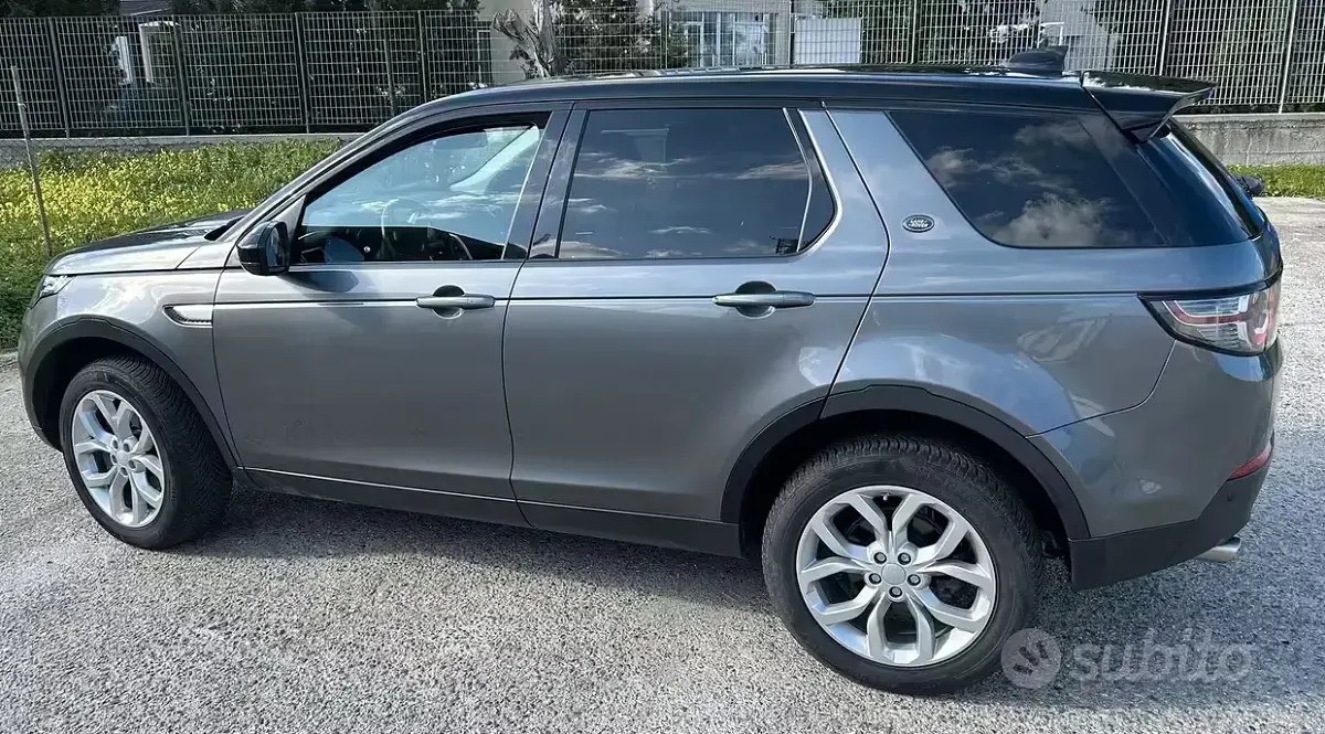 Usata Land Rover Discovery HSE 150 CV (110 kW) 2020 Grigio SUV