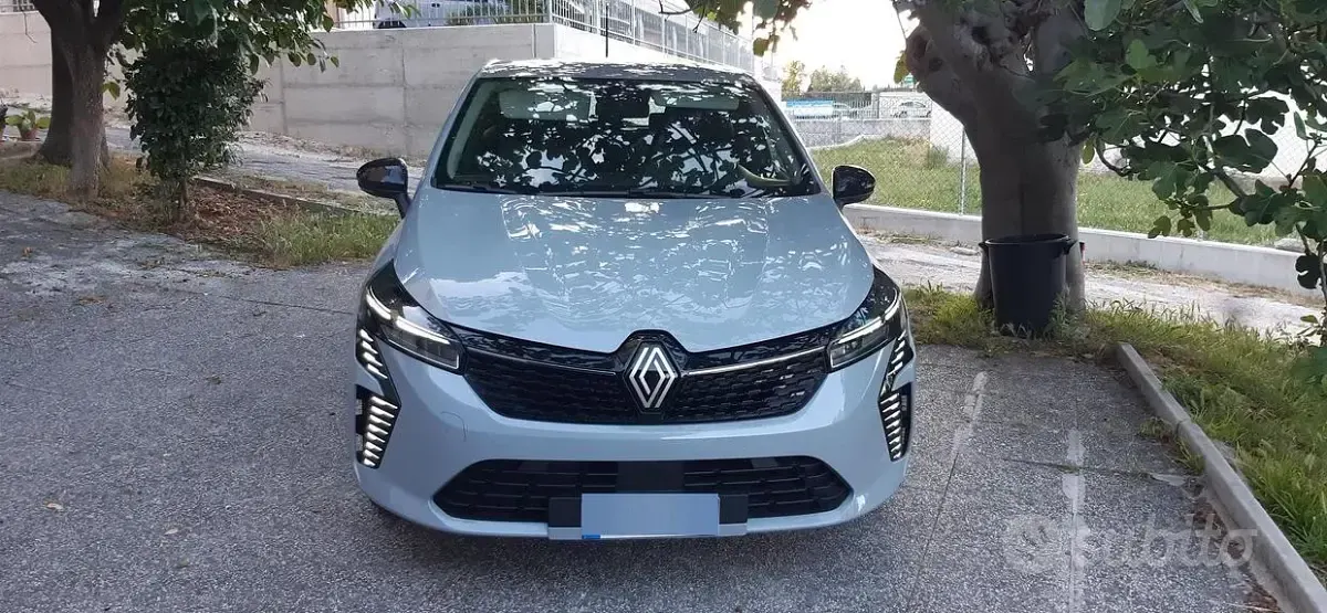 Usata Renault Clio V 67 CV (49 kW) 2024 Berlina