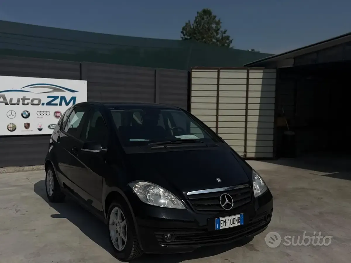 Usata Mercedes A160 Premium 82 CV (60 kW) 2012 Nero Utilitaria