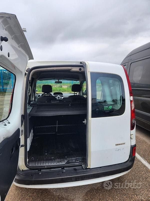 Usata Renault Kangoo 90 CV (66 kW) 2011 Bianco Monovolume