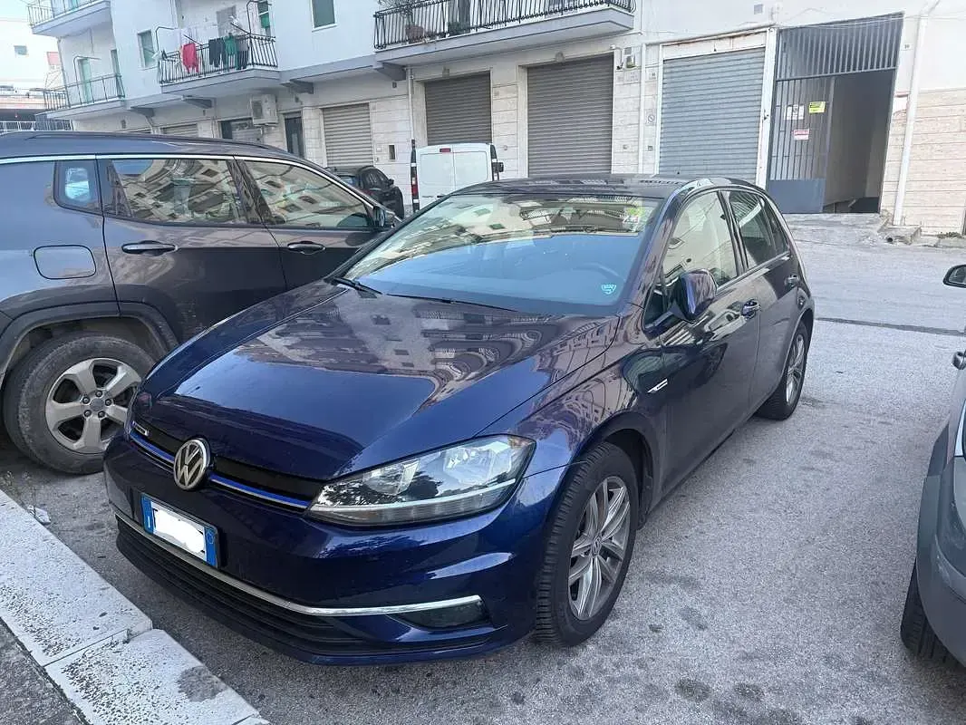 Usata VW Golf VII Highline 110 CV (80 kW) 2017 Blu/azzurro Berlina