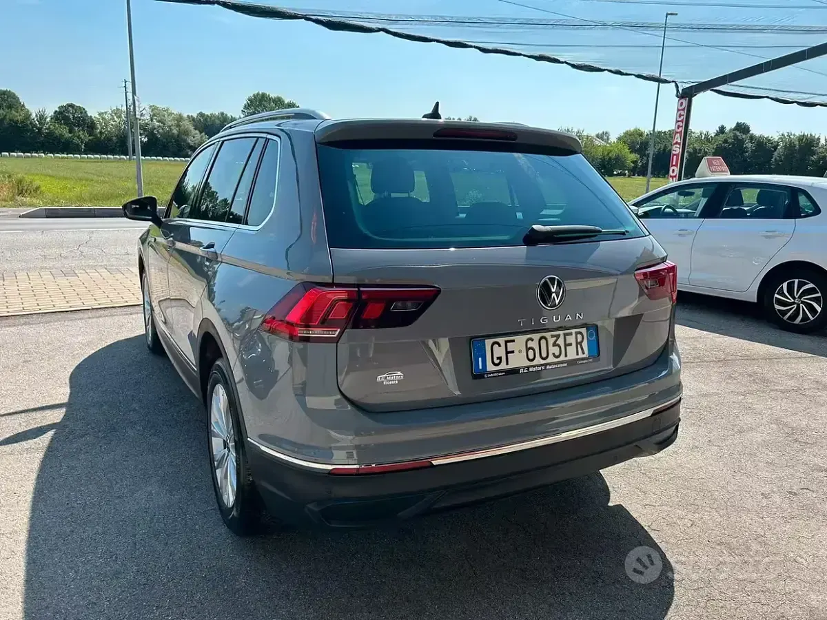 Usata VW Tiguan Life 150 CV (110 kW) 2021 Grigio SUV
