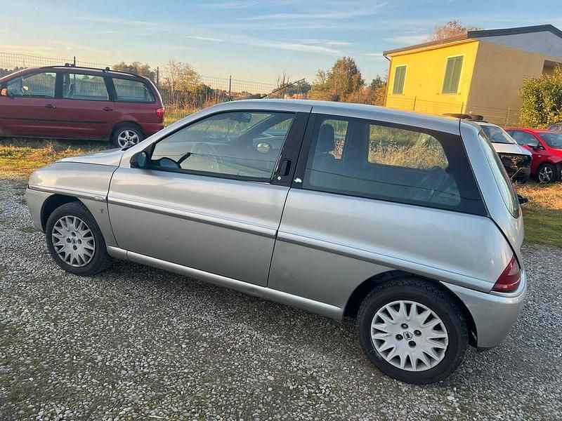 Gebraucht Lancia Ypsilon 59 PS (43 kW) 2002 Beige Kleinwagen