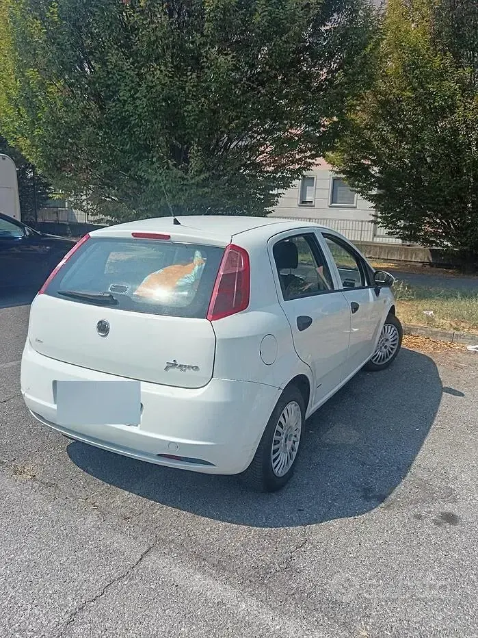 Usata Fiat Grande Punto 75 CV (55 kW) 2008 Bianco Utilitaria