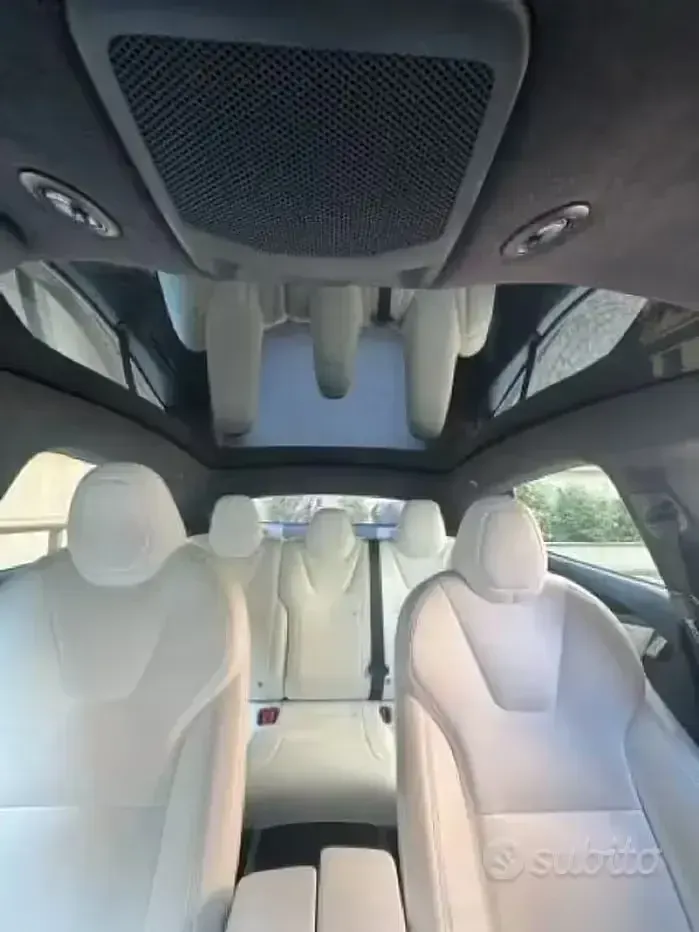 Usata Tesla Model S 186 kW (253 CV) 2020 Grigio Utilitaria
