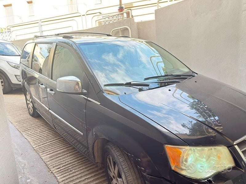 Usata Chrysler Grand Voyager Limited 163 CV (119 kW) 2010 Nero Monovolume