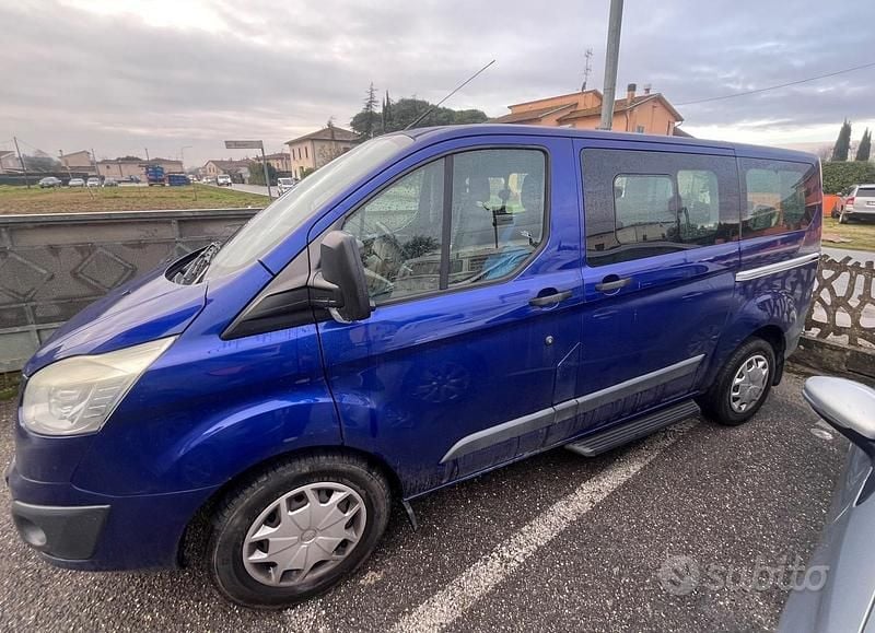 Usata Ford Tourneo 130 CV (95 kW) 2016 Blu Monovolume