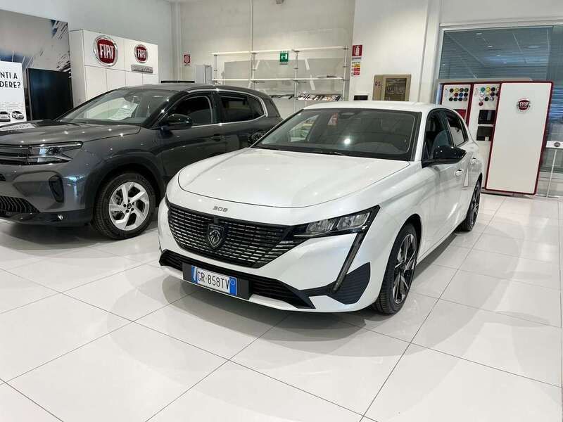 Bianco Usata 2023 Peugeot 308 Allure Tre volumi | 26.990 € (Buon prezzo) - Immagine 1/4