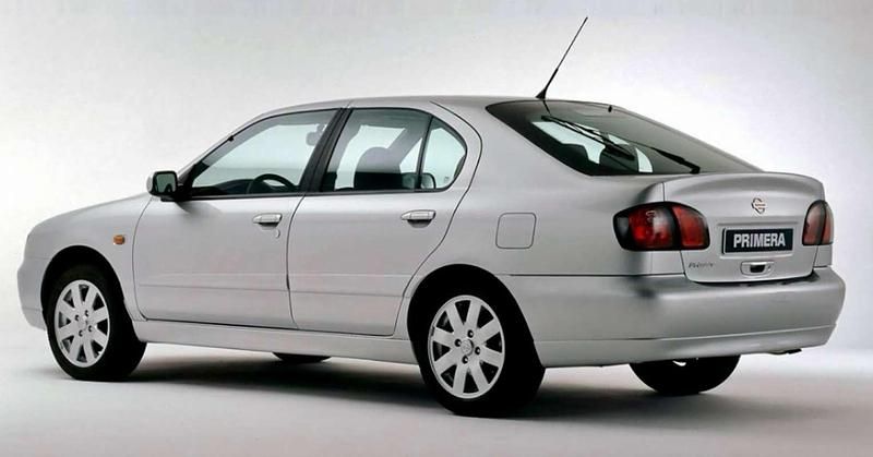 Usata Nissan Primera 114 CV (83 kW) 1999 Argento Berlina