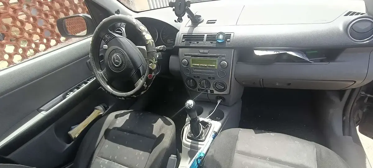 Usata Mazda 2 68 CV (50 kW) 2004 Grigio Utilitaria