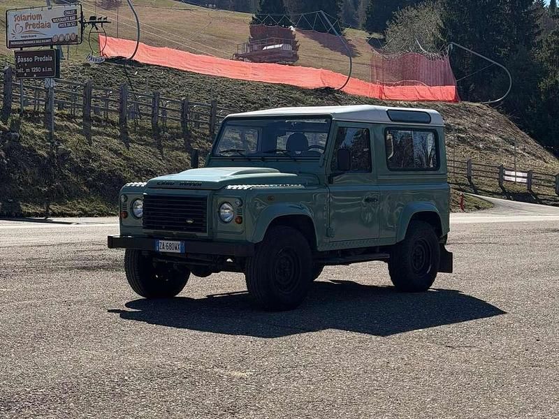 Usata Land Rover Defender 122 CV (89 kW) 2010 Verde Station wagon