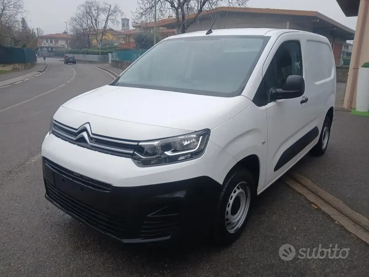 Usata Citroën Berlingo 102 CV (75 kW) 2021 Bianco Monovolume