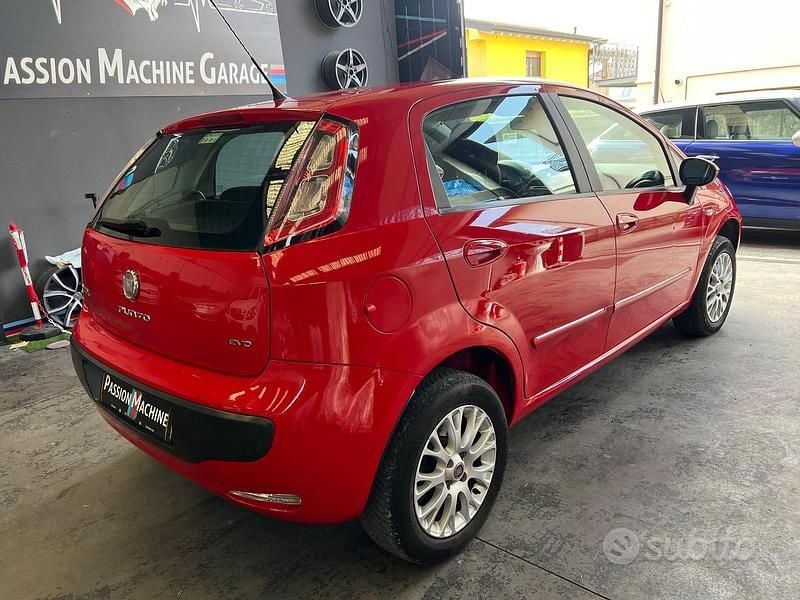 Usata Fiat Punto Evo Dynamic 78 CV (57 kW) 2010 Rosso Utilitaria