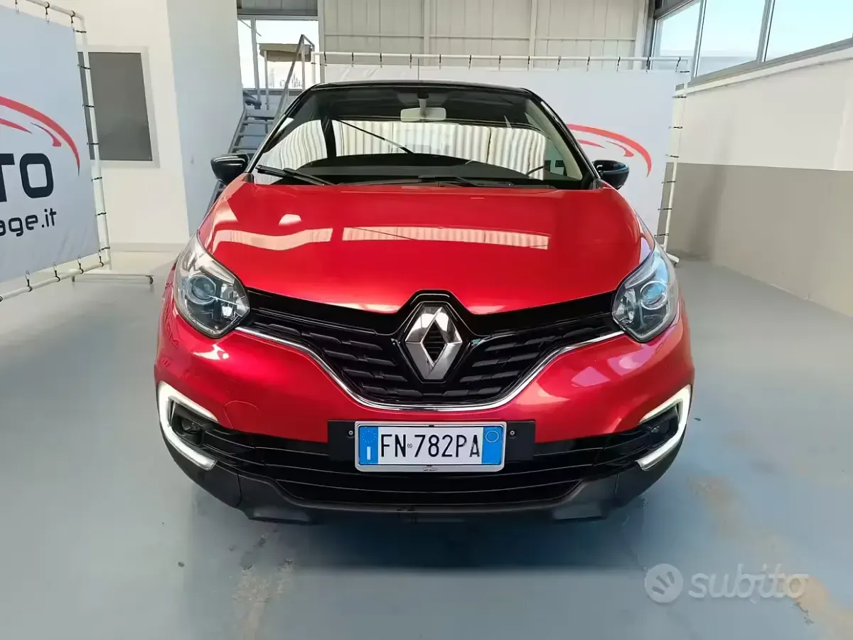 Usata Renault Captur Intens 90 CV (66 kW) 2018 Rosso SUV