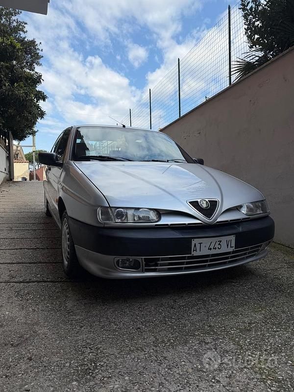 Second-hand Alfa Romeo 146 103 CP (75 kW) 1997 Gri Hatchback