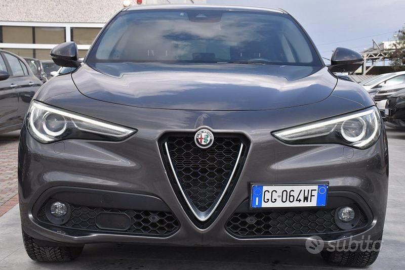 Usata Alfa Romeo Stelvio 160 CV (117 kW) 2021 Grigio SUV