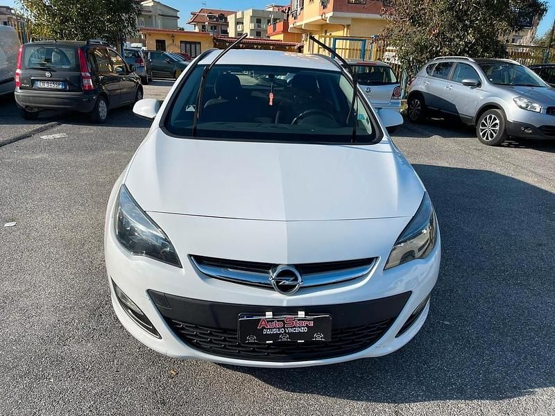 Usata Opel Astra 110 CV (80 kW) 2014 Bianco Station wagon