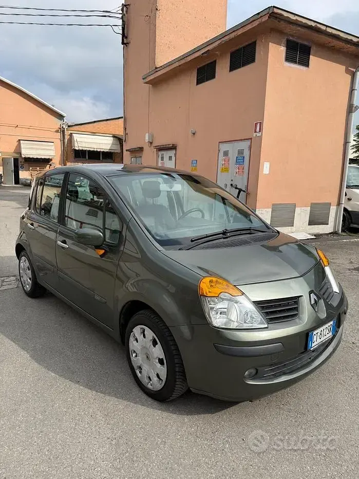 Usata Renault Modus Dynamique 75 CV (55 kW) 2005 Verde Monovolume