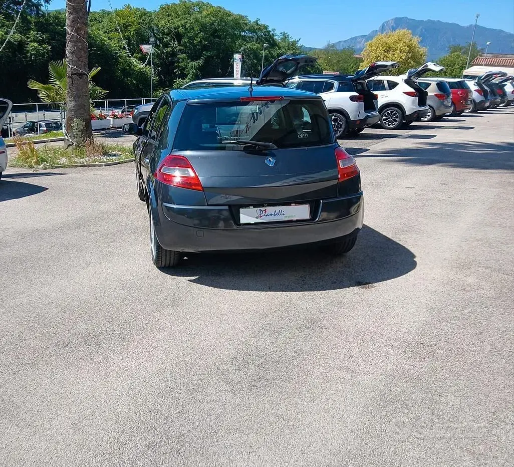 Usata Renault Mégane Dynamique 106 CV (77 kW) 2007 Grigio Berlina