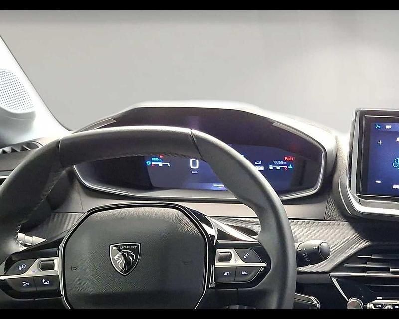 Usata Peugeot 208 Allure 101 CV (74 kW) 2025 Grigio Utilitaria