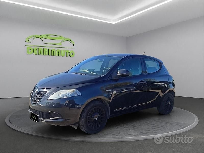 Usata Lancia Ypsilon Gold 69 CV (50 kW) 2016 Nero Utilitaria