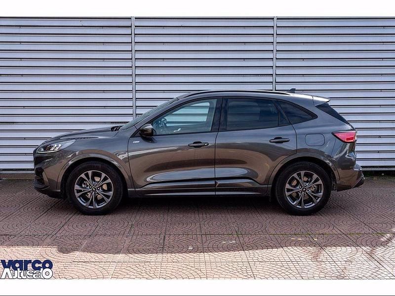 Begagnad Ford Kuga ST-Line 150 HK (110 kW) 2023 Grå SUV