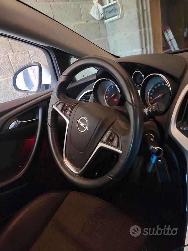 Usata Opel Astra GTC 110 CV (80 kW) 2025 Bianco Berlina