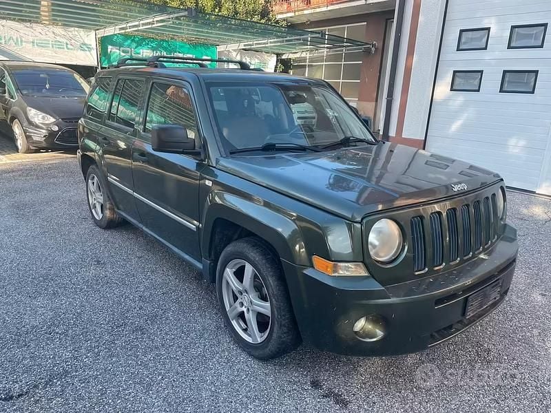 Usata Jeep Patriot Sport 140 CV (102 kW) 2008 Verde SUV