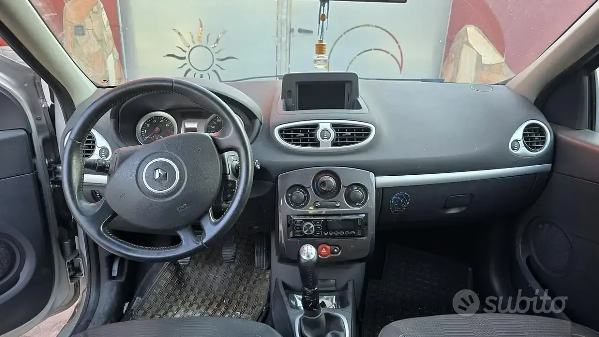 Usata Renault Clio II 100 CV (73 kW) 2011 Grigio Berlina