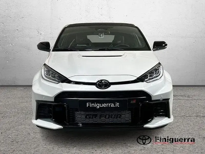 Nuova Toyota Yaris Aero 280 CV (205 kW) 2026 Bianco Utilitaria