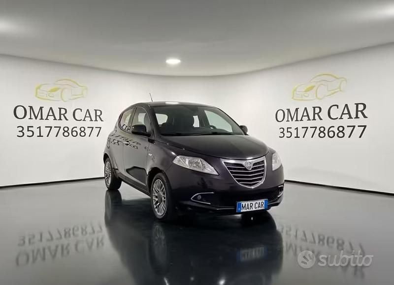 Usata Lancia Ypsilon 69 CV (50 kW) 2012 Viola Utilitaria