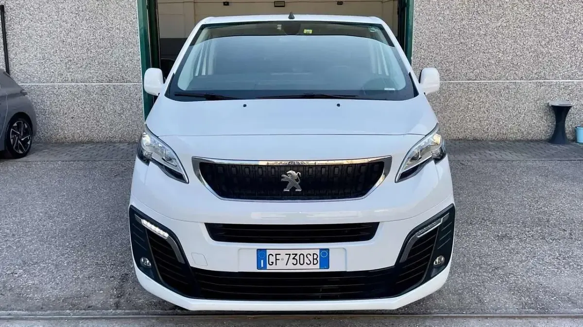 Usata Peugeot Traveller Active 144 CV (105 kW) 2021 Grigio Monovolume