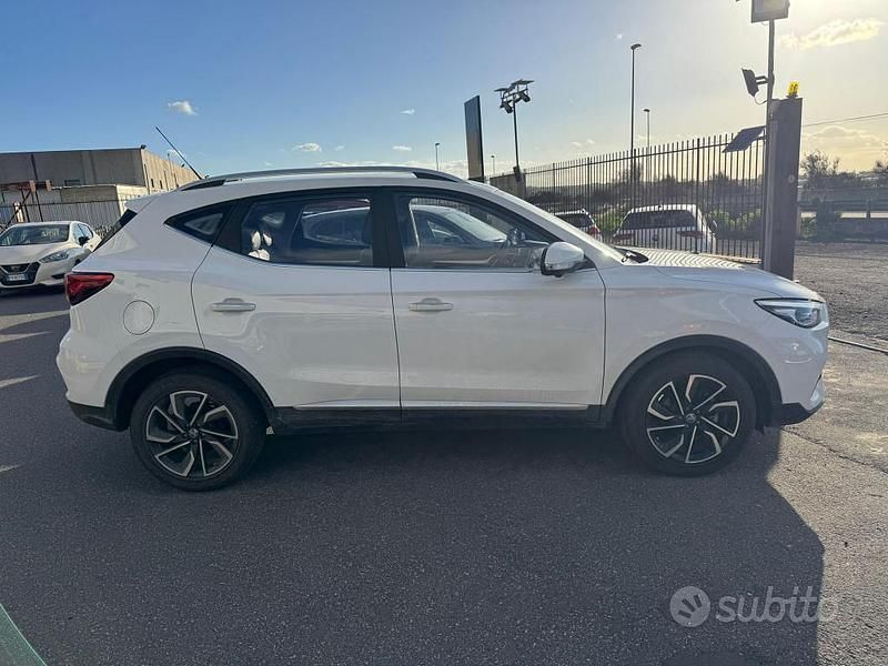 Usata MG ZS Luxury 106 CV (77 kW) 2024 Bianco SUV