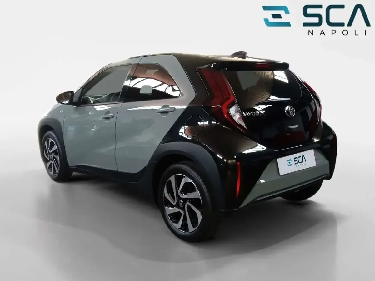 Nuova Toyota Aygo X Trend 72 CV (52 kW) 2025 Verde SUV
