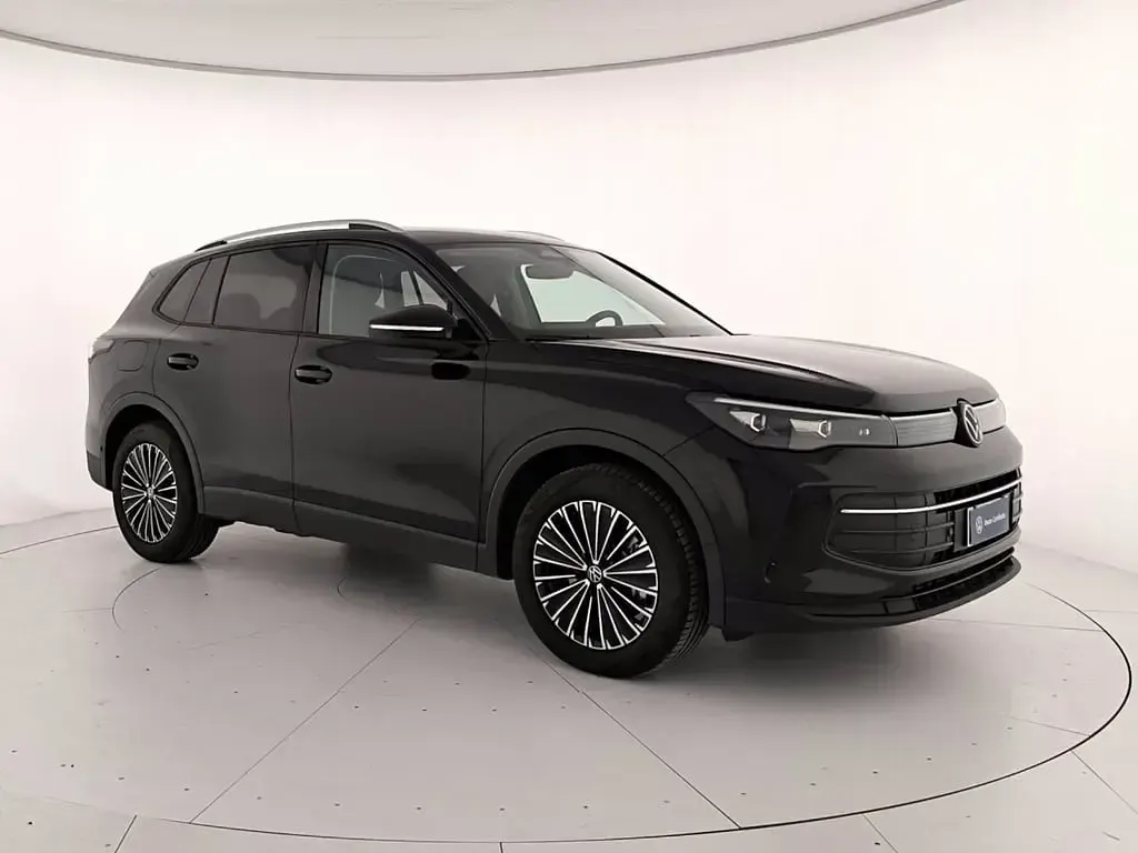 Usata VW Tiguan Edition 150 CV (110 kW) 2024 Deep black perlato SUV