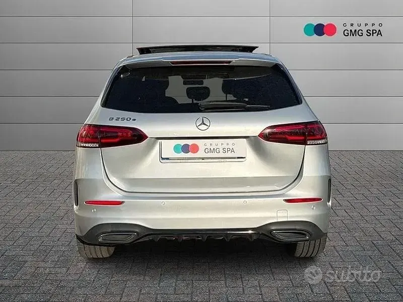 Usata Mercedes B250e Premium 218 CV (160 kW) 2022 Grigio Utilitaria