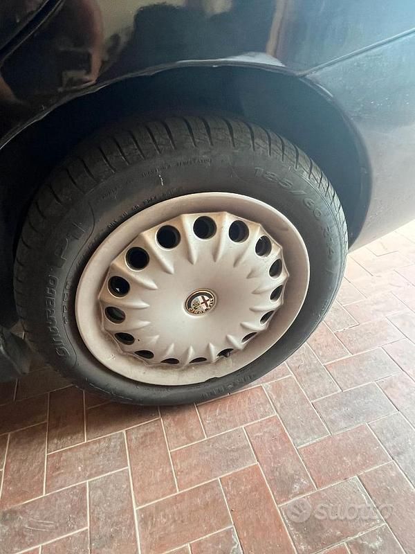 Usata Alfa Romeo 146 103 CV (75 kW) 2001 Nero Utilitaria