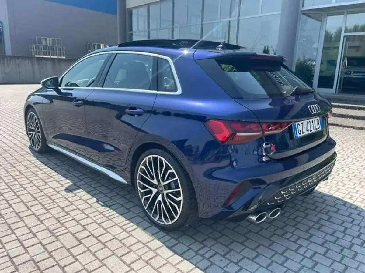 Usata Audi S3 Ambiente 333 CV (244 kW) 2025 Blu navarra Berlina