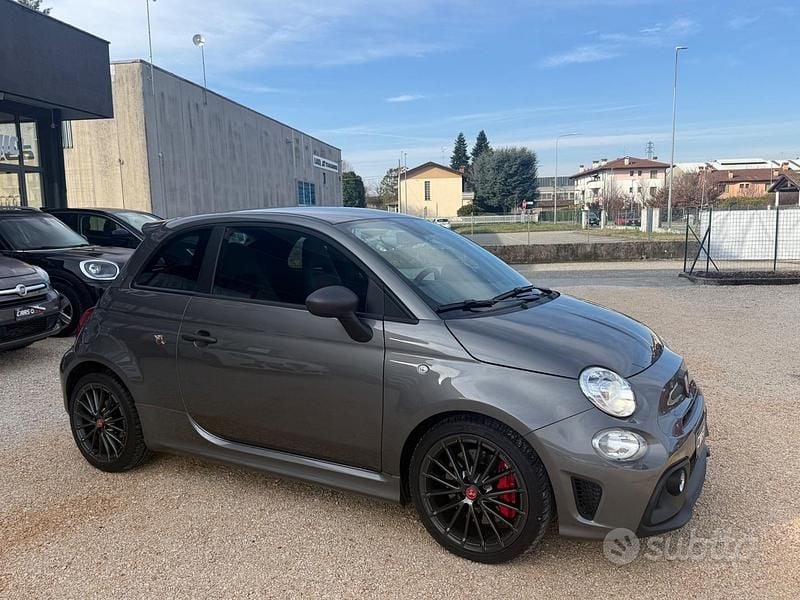 Usata Abarth 695 Competizione 180 CV (132 kW) 2023 Grigio Utilitaria