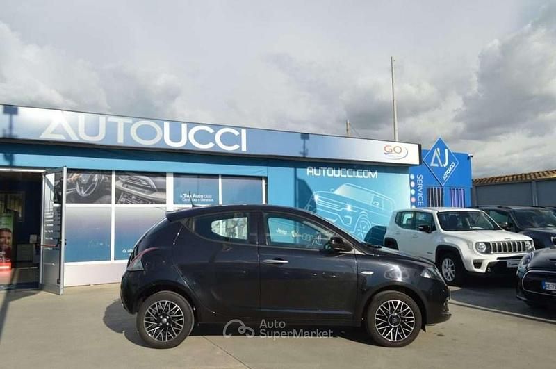 Usata Lancia Ypsilon S 69 CV (50 kW) 2024 Nero volcano Utilitaria