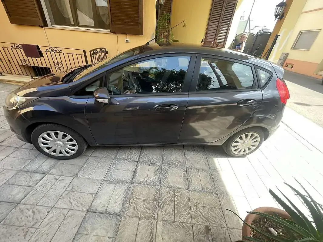 Usata Ford Fiesta 82 CV (60 kW) 2010 Berlina