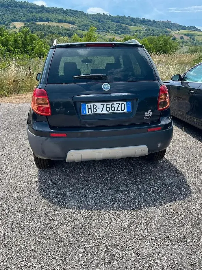 Usata Fiat Sedici 120 CV (88 kW) 2007 Nero SUV
