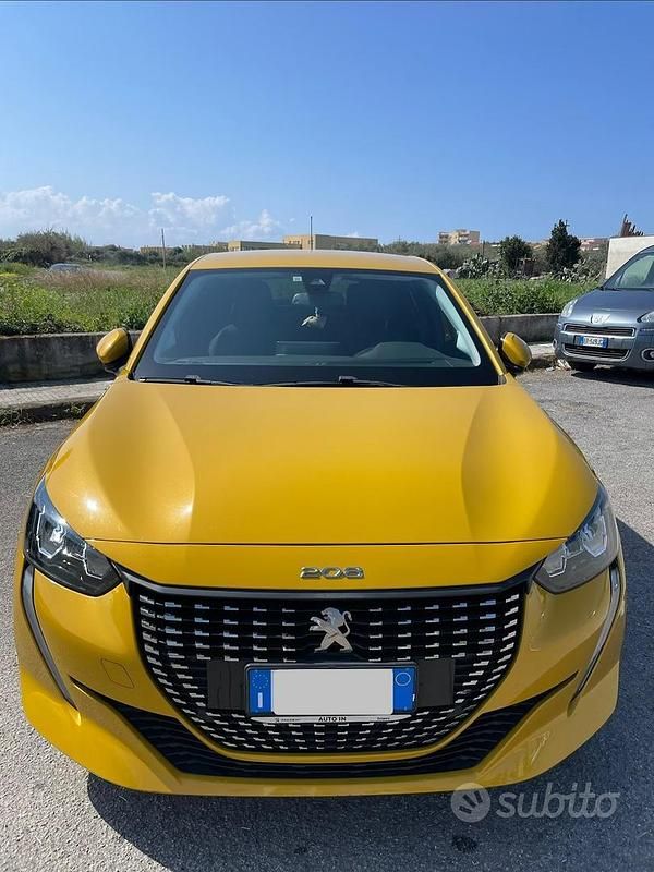 Usata Peugeot 208 Allure 100 CV (73 kW) 2020 Giallo Utilitaria