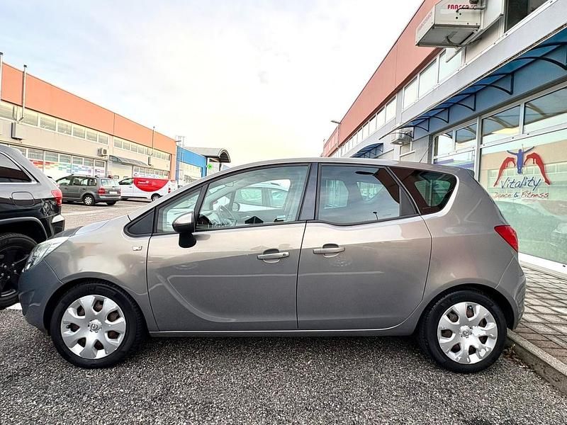 Usata Opel Meriva 95 CV (69 kW) 2012 Grigio Monovolume