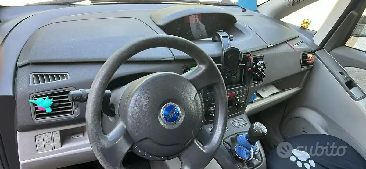 Usata Fiat Idea 101 CV (74 kW) 2004 Blu Monovolume