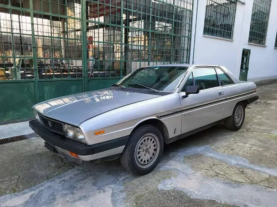 Usata Lancia 2000 120 CV (88 kW) 1979 Argento Coupé