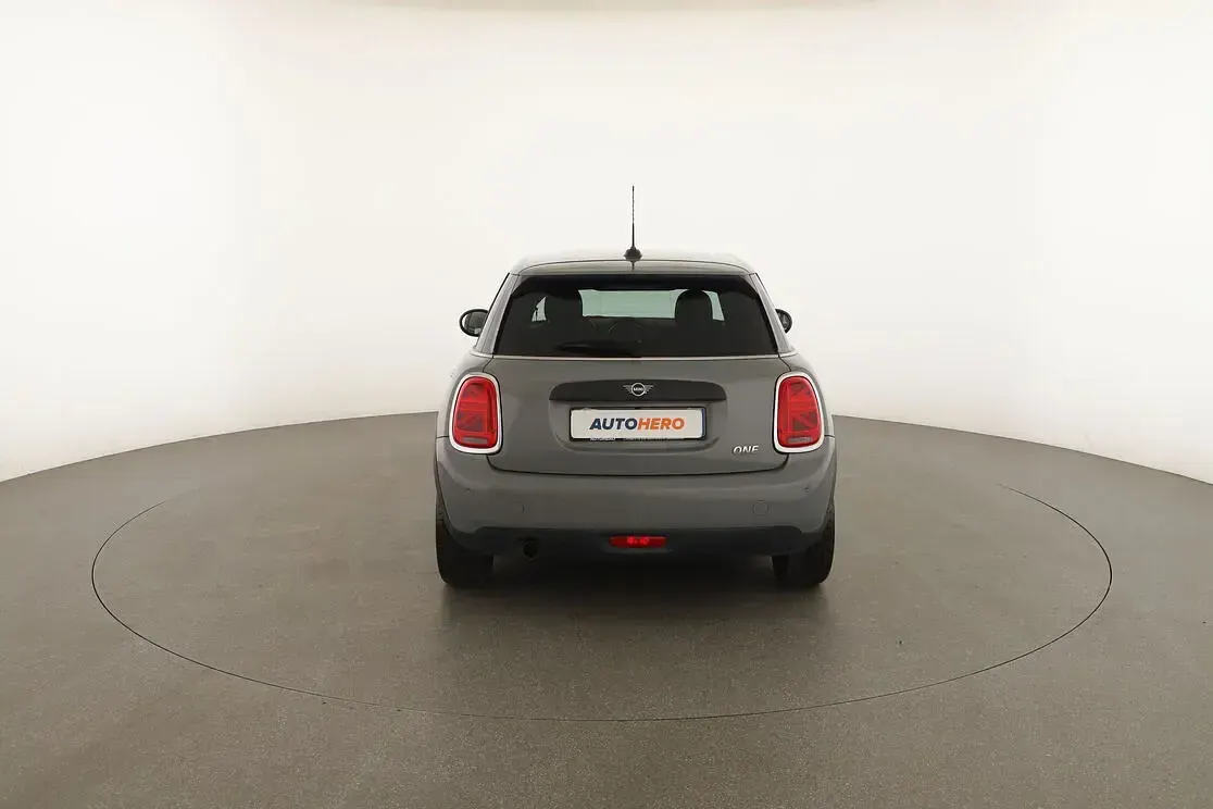 Usata Mini ONE 102 CV (75 kW) 2020 Grigio Utilitaria