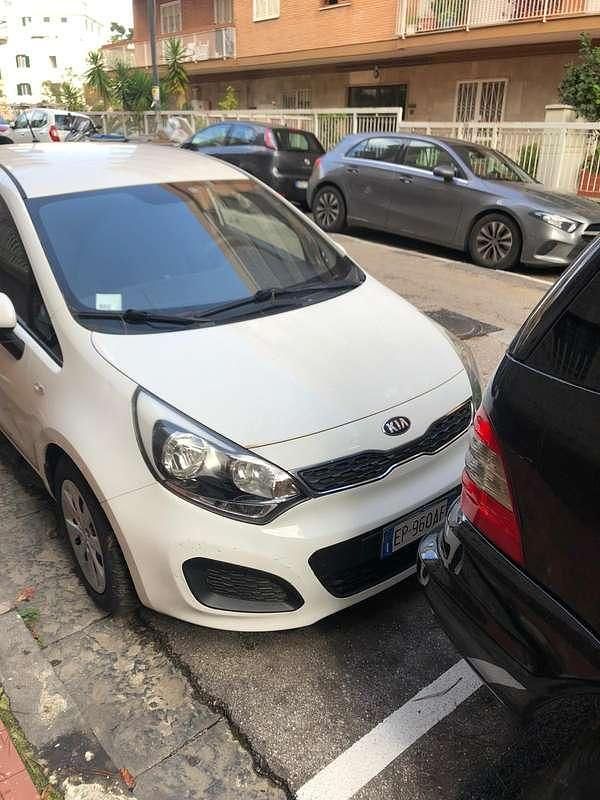 Usata Kia Rio EX 90 CV (66 kW) 2013 Berlina