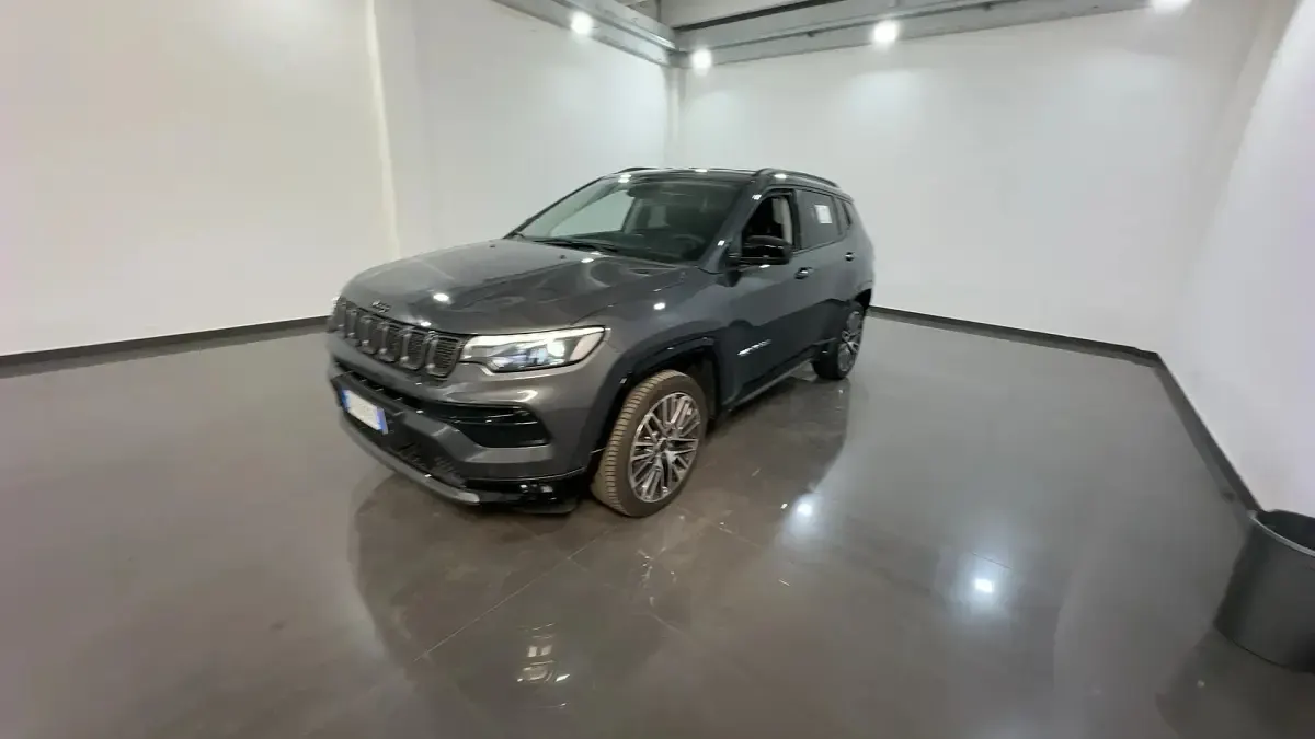 Usata Jeep Compass Summit 130 CV (95 kW) 2025 679graphite grey SUV